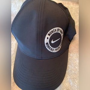 Nike dry fit women’s running cap